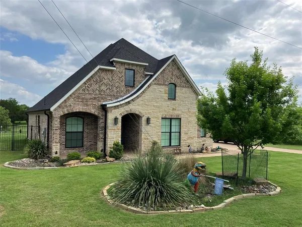 $494,900 | 19043 White Bluff Drive, Whitney, TX 76692