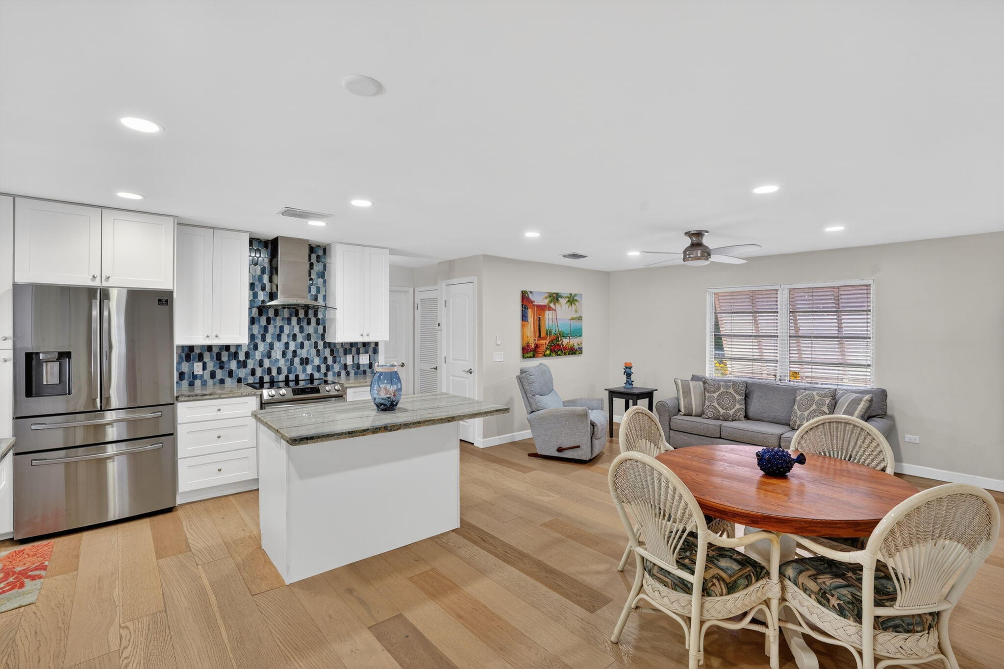 40 Transylvania Avenue Key Largo, FL 33037 - Photo 20 of 53 Dining and Kitchen