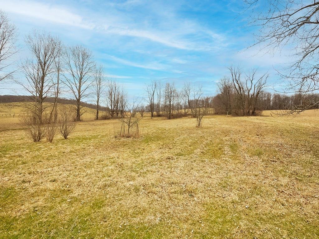 1283 Martin Road Apollo, PA 15613 - Photo 5 of 24 a view of an ocean