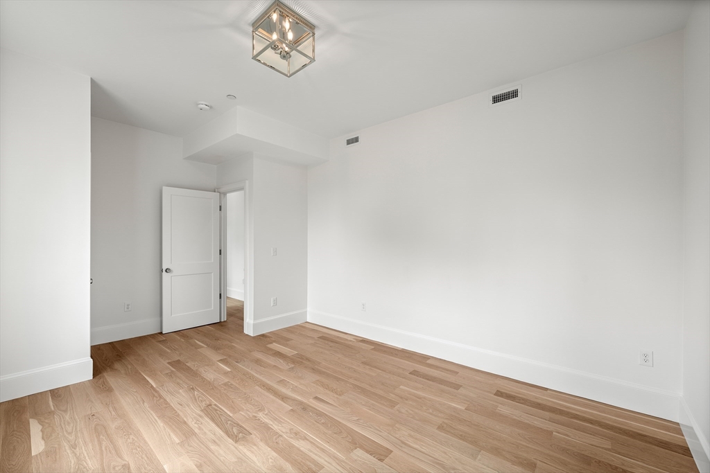 64 Pleasant Street, Unit B Marblehead, MA 01945 - Photo 26 of 37
