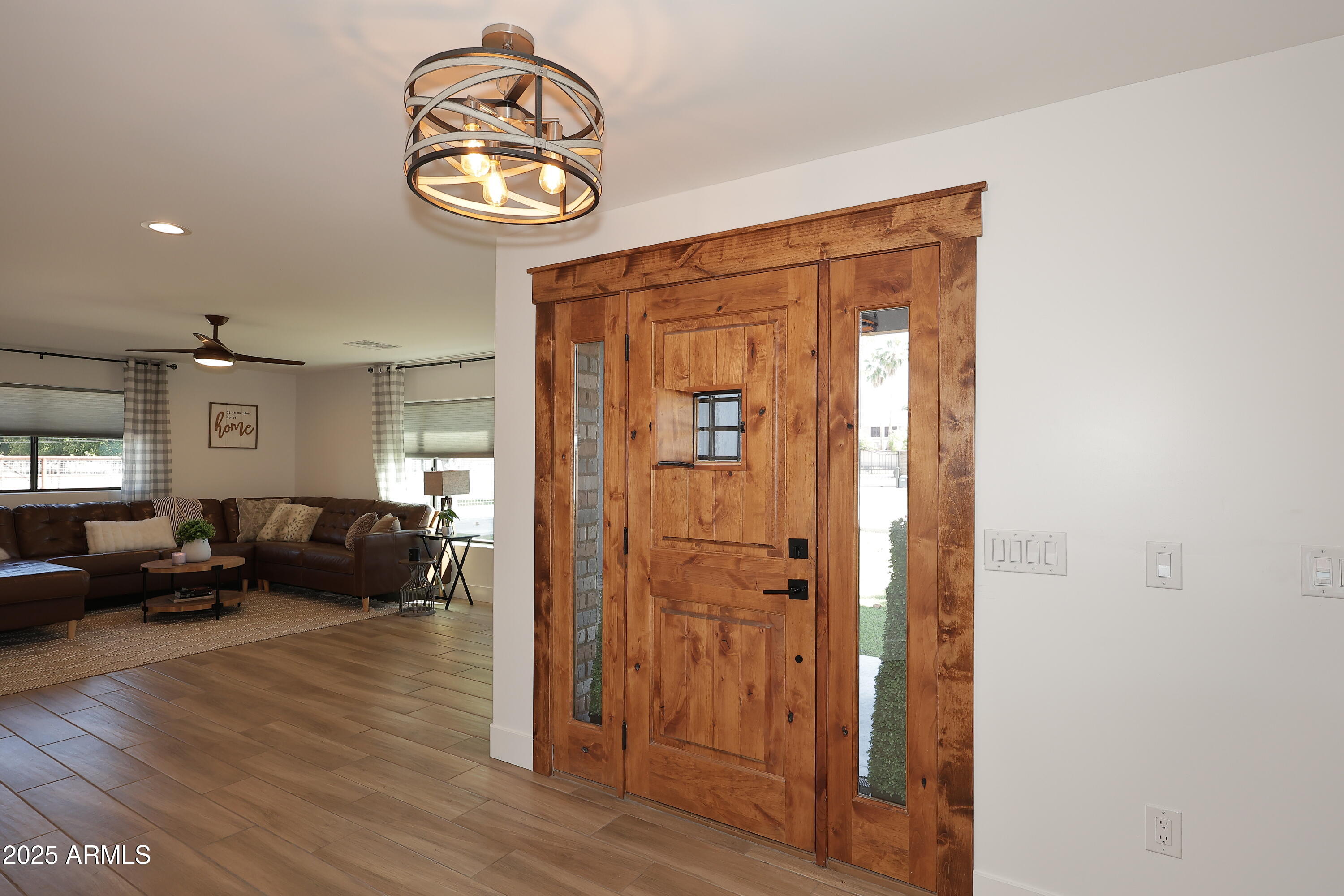1810 South Lindsay Road Gilbert, AZ 85295 - Photo 11 of 80 Foyer