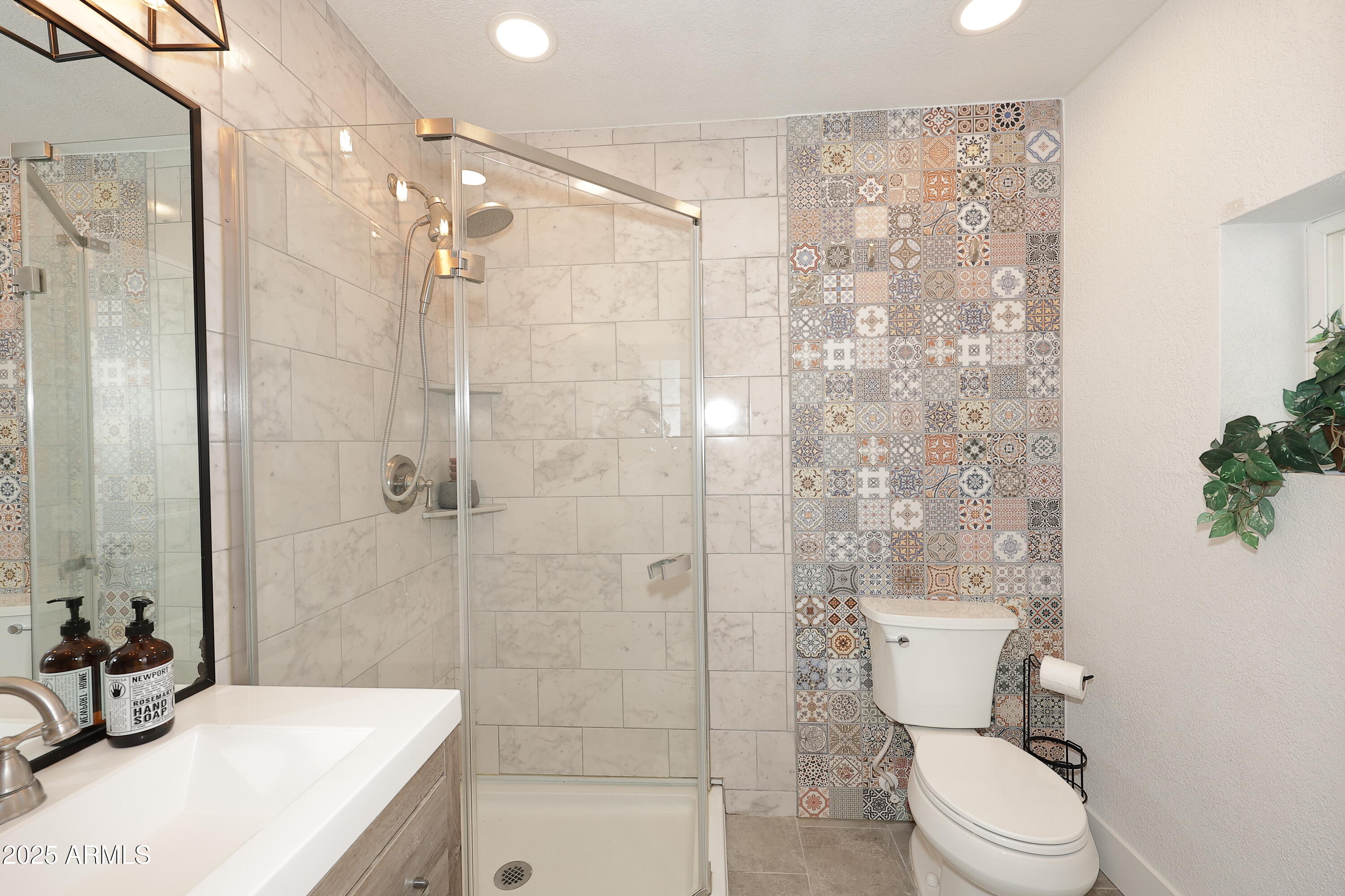 1810 South Lindsay Road Gilbert, AZ 85295 - Photo 38 of 80 Guest House-Bath