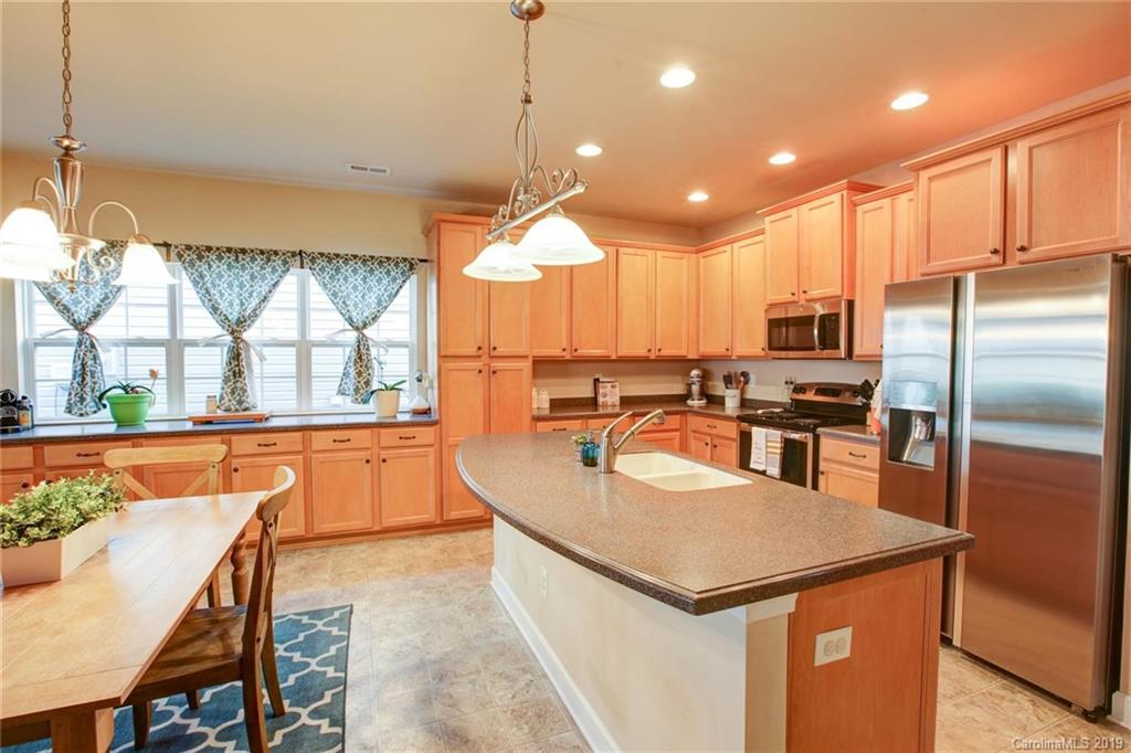 4423 David Cox Road Charlotte, NC 28269 - Photo 5 of 39 Gallery Image 5