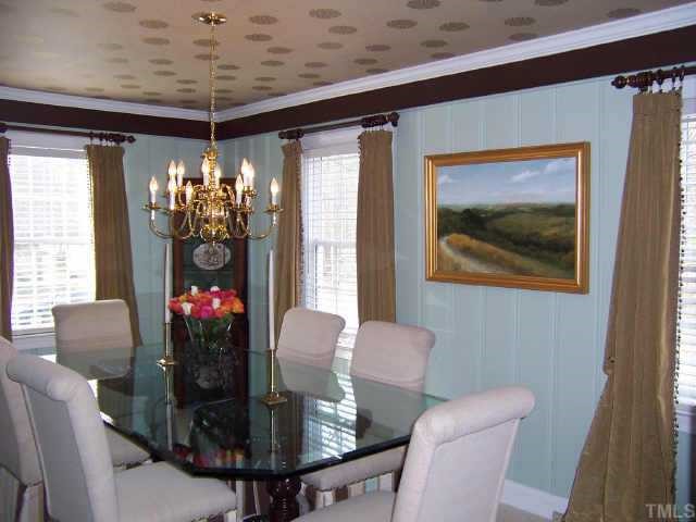 3122 Georgian Terrace Raleigh, NC 27607 - Photo 4 of 12 a dining room with furniture and window