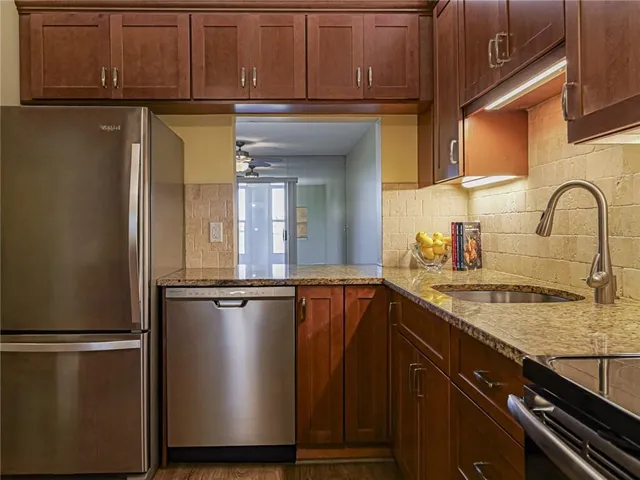 $205,000 | 464 Grove Isle Circle, Vero Beach, FL 32962