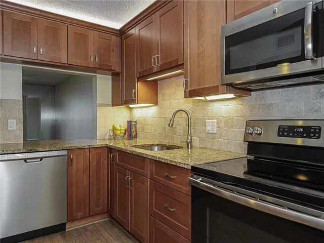 $205,000 | 464 Grove Isle Circle, Vero Beach, FL 32962