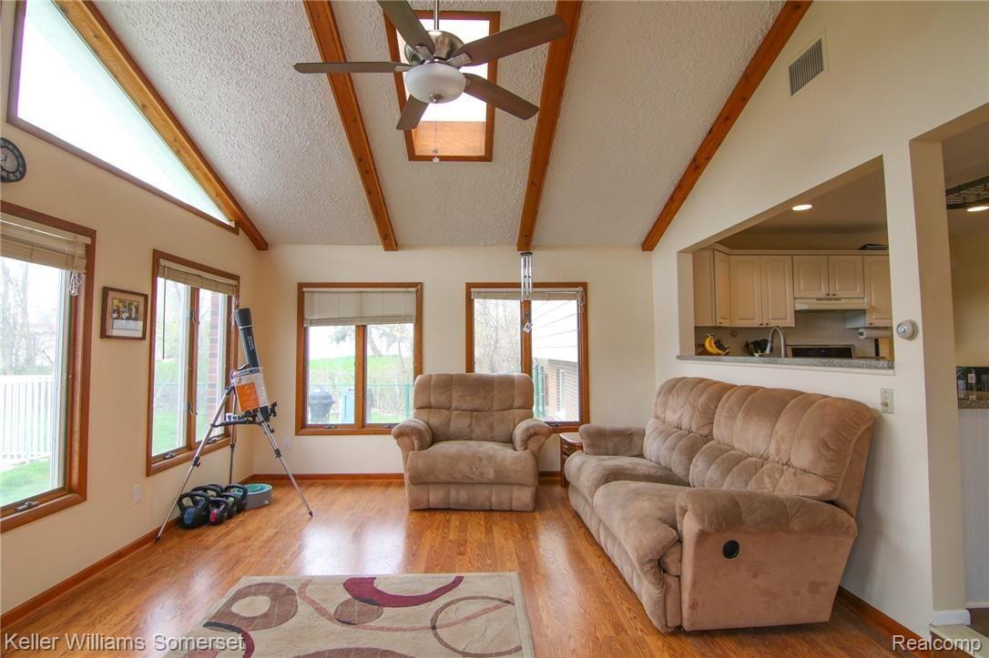 50276 Fairchild Road New Baltimore, MI 48051 - Photo 21 of 45 IMG_1291.jpg