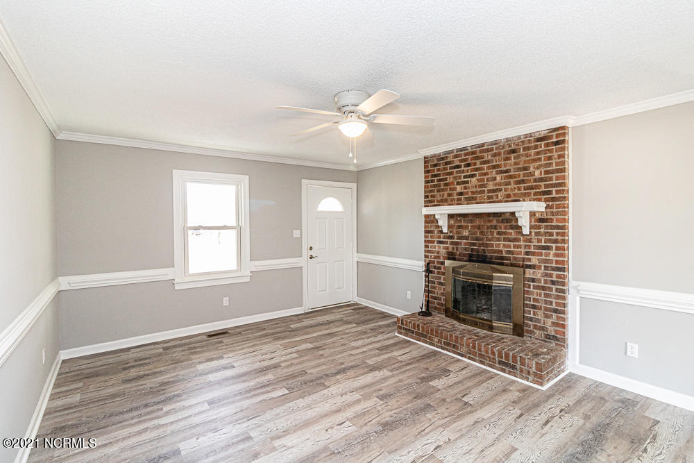 11092 Simms Road Bailey, NC 27807 - Photo 5 of 30 Great Room