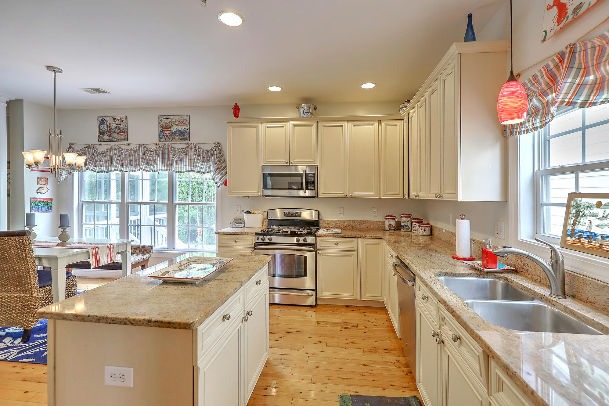 2182 Sandy Point Lane Mount Pleasant, SC 29466 - Photo 13 of 36 IMG_5538_39_40