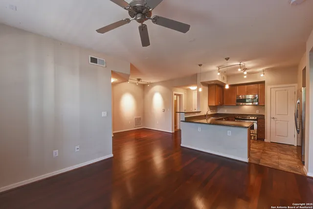 $1,450 | 7342 Oak Manor, Unit 7104, San Antonio, TX 78229