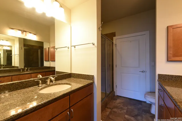 $1,450 | 7342 Oak Manor, Unit 7104, San Antonio, TX 78229