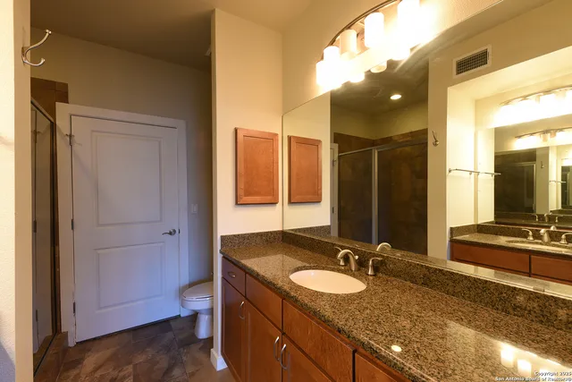 $1,450 | 7342 Oak Manor, Unit 7104, San Antonio, TX 78229
