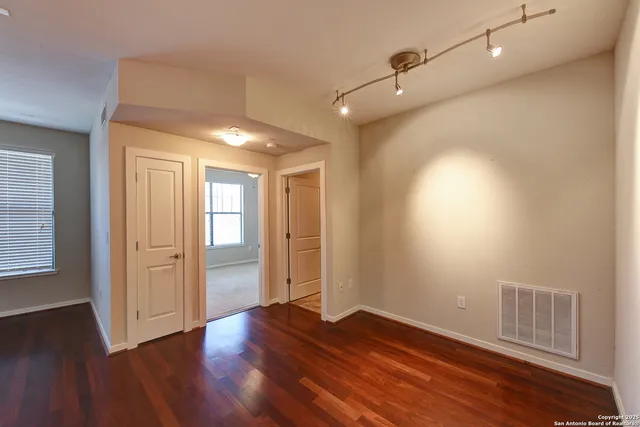 $1,450 | 7342 Oak Manor, Unit 7104, San Antonio, TX 78229