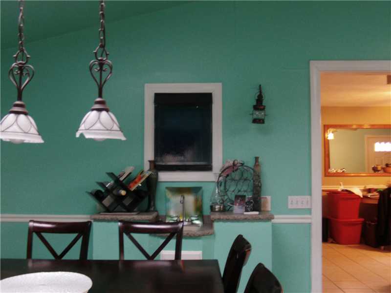 40 Lindesta Road Pawtucket, RI 02861 - Photo 18 of 25 Dining Room.