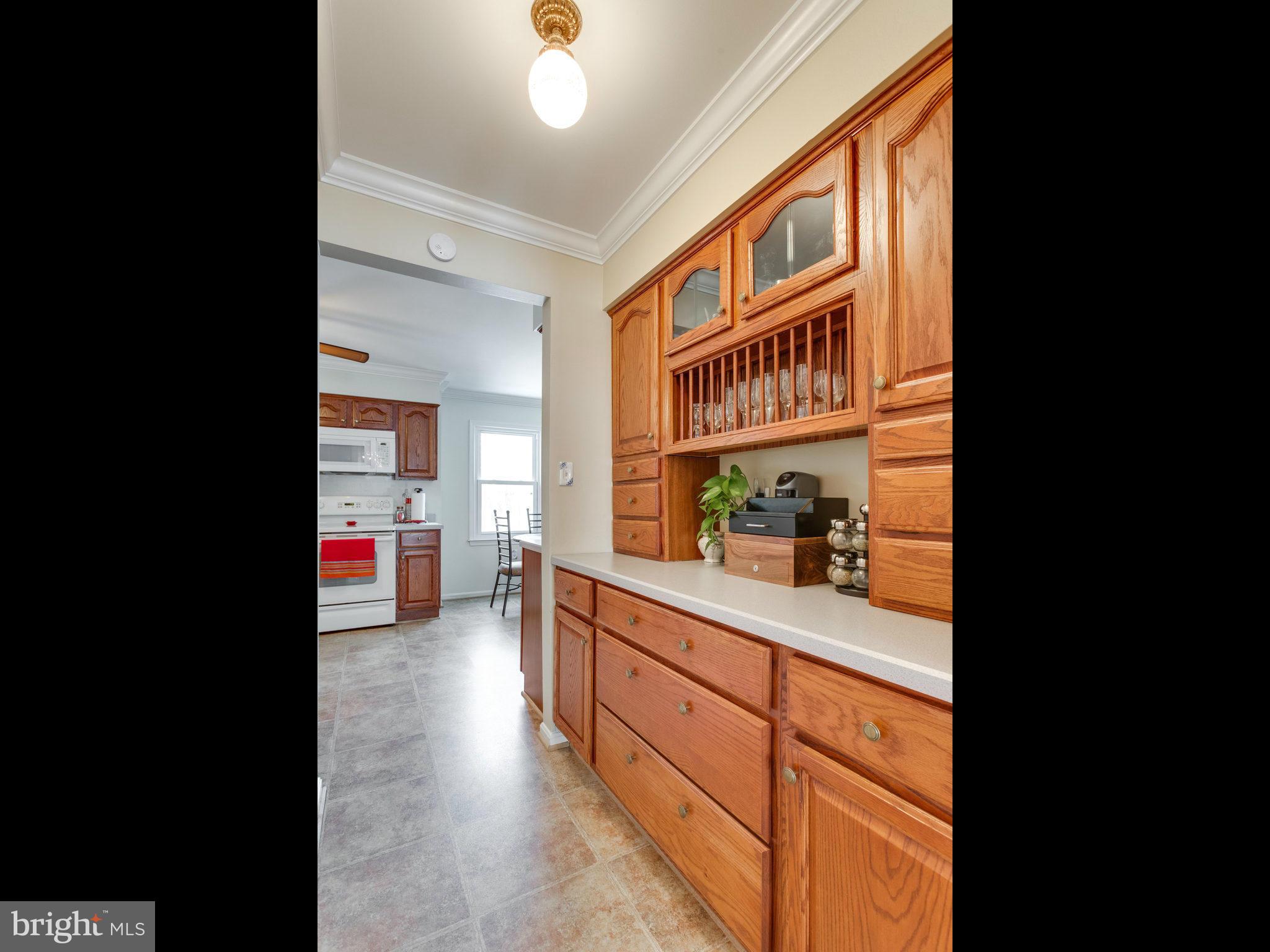 1809 Chapel Hill Road Silver Spring, MD 20906 - Photo 8 of 30 Butlers Pantry