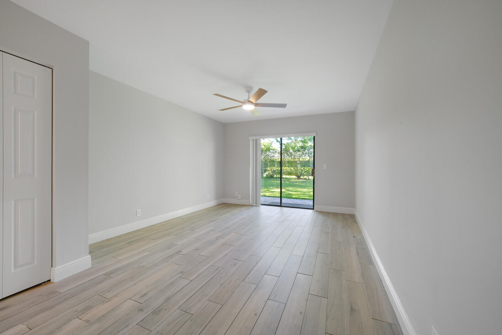 683 Dover Street, Unit 683 685 Boca Raton, FL 33487 - Photo 15 of 31 11_DSC01976_mls