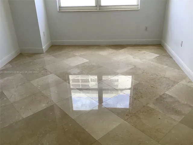 $4,000 | 2080 South Ocean Drive, Unit 905, Hallandale Beach, FL 33009