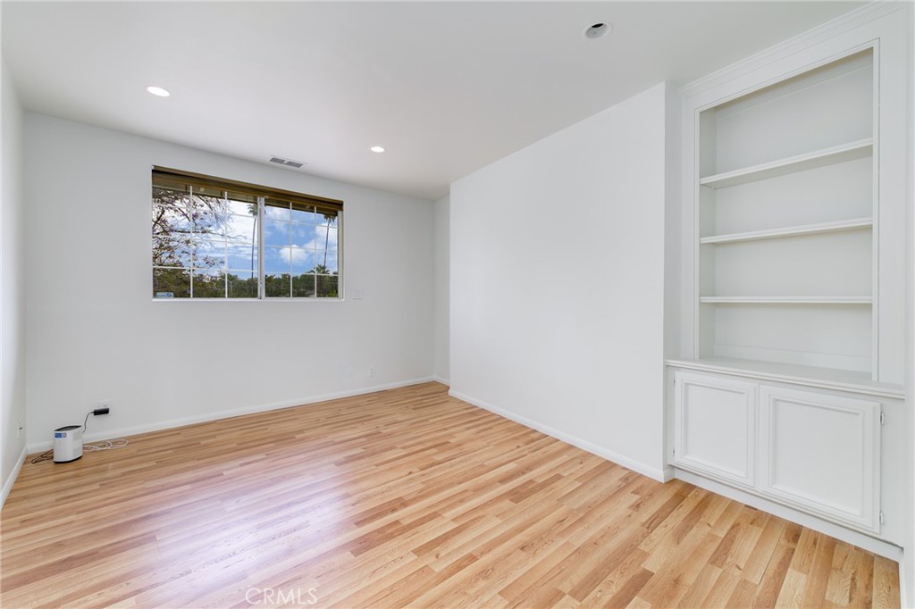 2128 Oak Crest Drive Riverside, CA 92506 - Photo 18 of 39 Gallery Image 18
