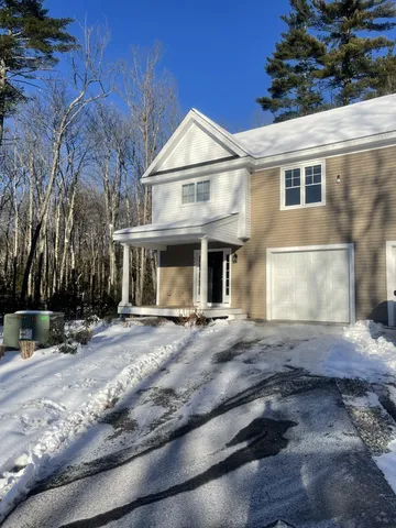 $3,150 | 240 Knollwood Way, Manchester, NH 03102