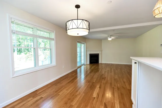 $3,150 | 240 Knollwood Way, Manchester, NH 03102