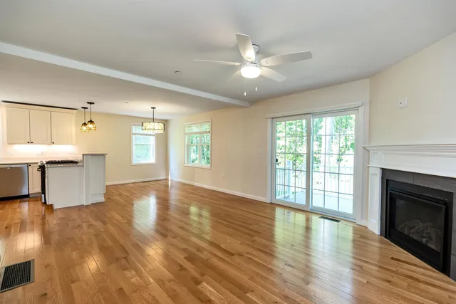 $3,150 | 240 Knollwood Way, Manchester, NH 03102