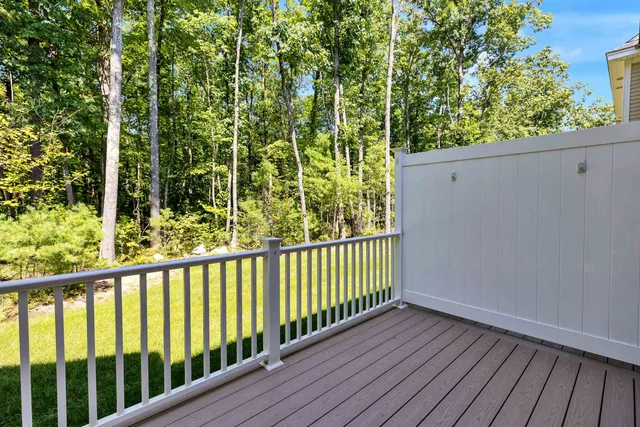 $3,150 | 240 Knollwood Way, Manchester, NH 03102