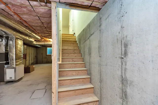 $3,150 | 240 Knollwood Way, Manchester, NH 03102