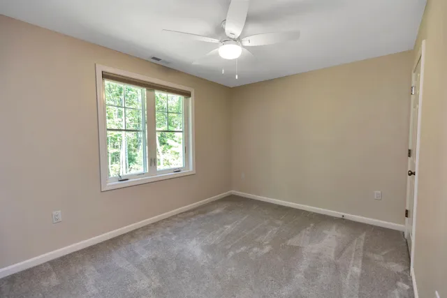 $3,150 | 240 Knollwood Way, Manchester, NH 03102