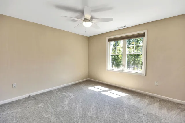 $3,150 | 240 Knollwood Way, Manchester, NH 03102