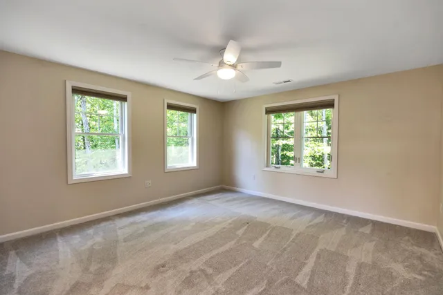 $3,150 | 240 Knollwood Way, Manchester, NH 03102