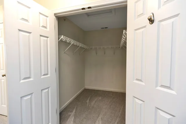 $3,150 | 240 Knollwood Way, Manchester, NH 03102