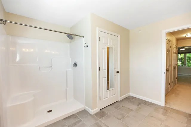 $3,150 | 240 Knollwood Way, Manchester, NH 03102