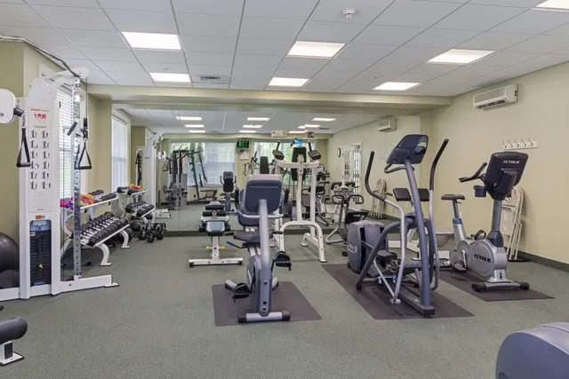 $3,150 | 240 Knollwood Way, Manchester, NH 03102