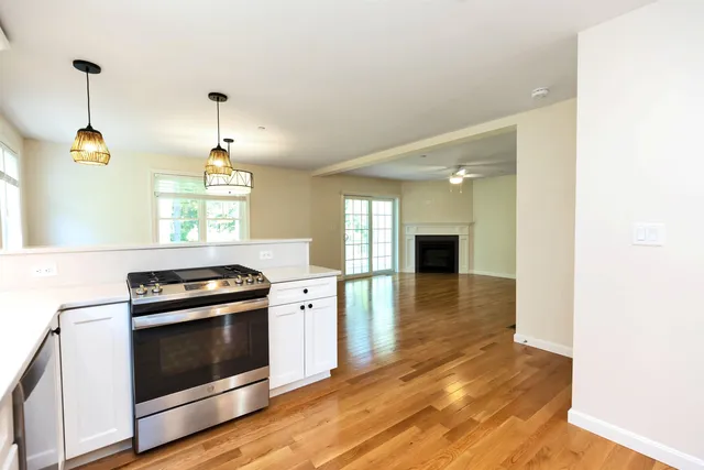 $3,150 | 240 Knollwood Way, Manchester, NH 03102