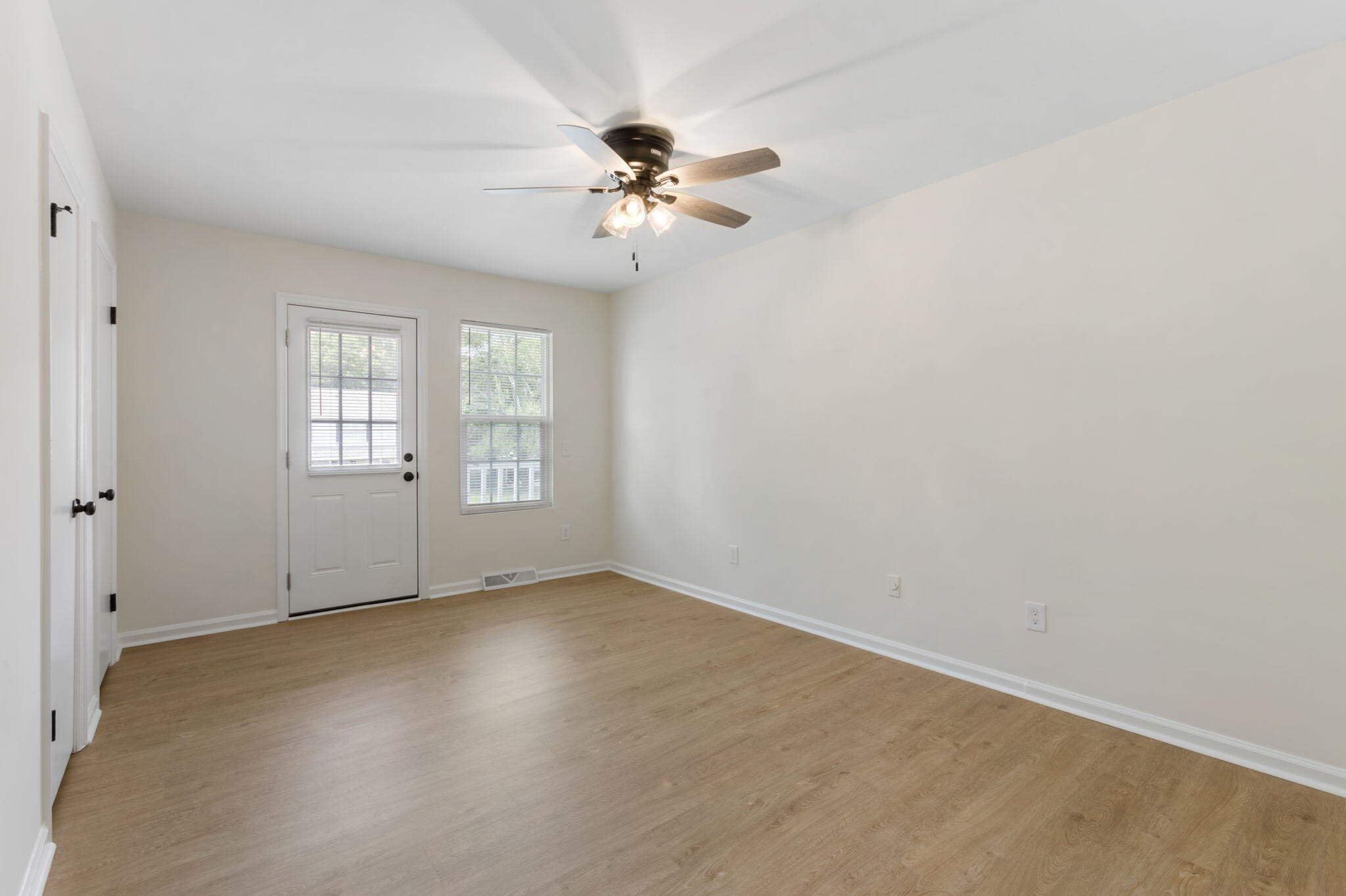 270 Fleming Road, Unit B Charleston, SC 29412 - Photo 14 of 17