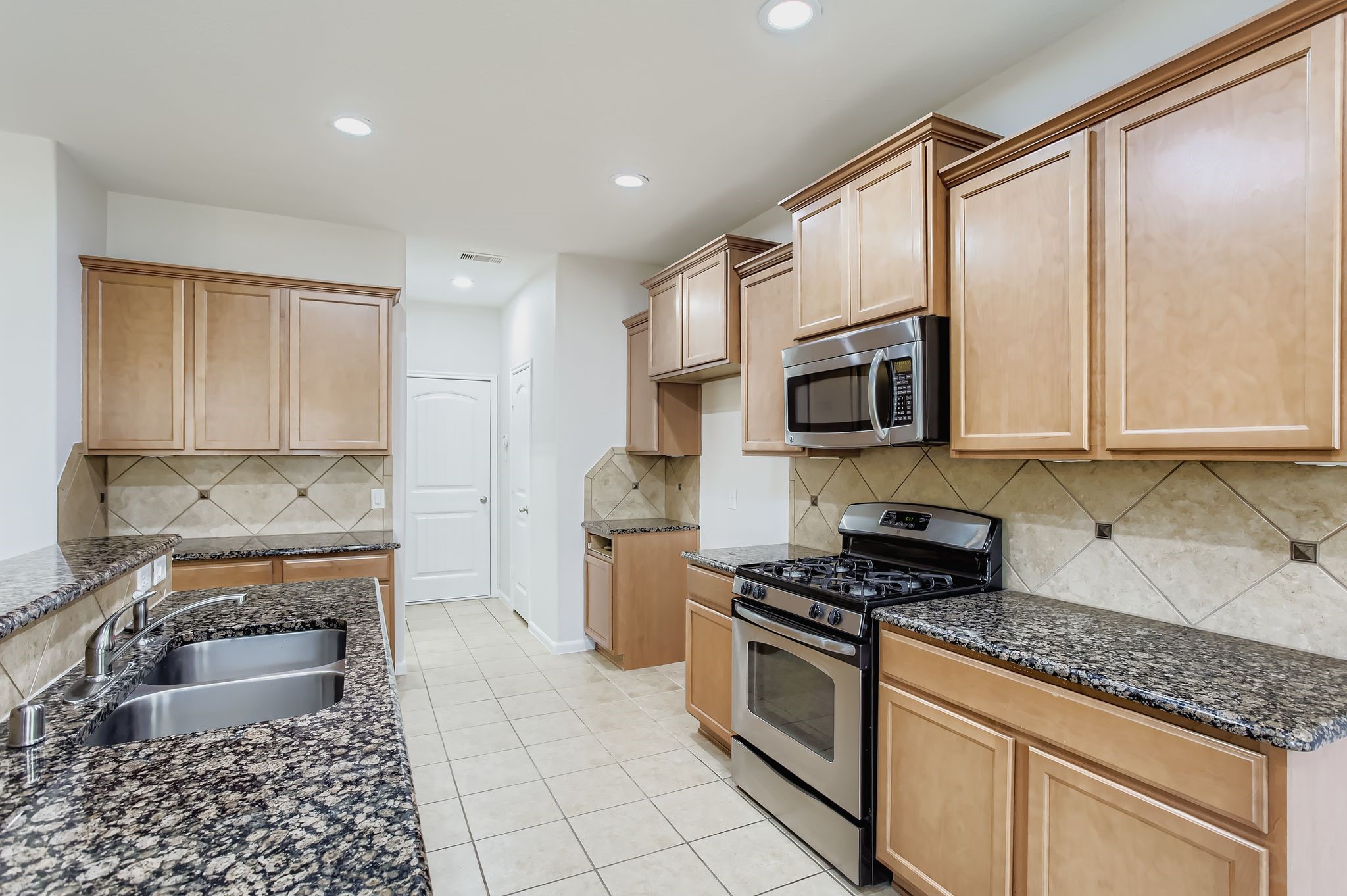 25243 Saddlebrook Ranch Drive Tomball, TX 77375 - Photo 7 of 27