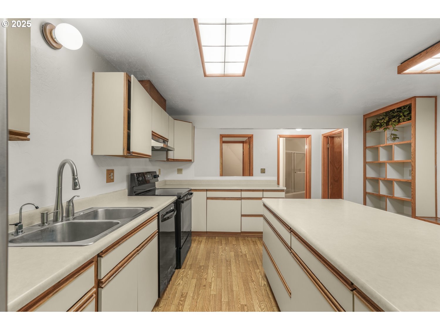 2626 Northwest 83rd Place Portland, OR 97229 - Photo 43 of 46