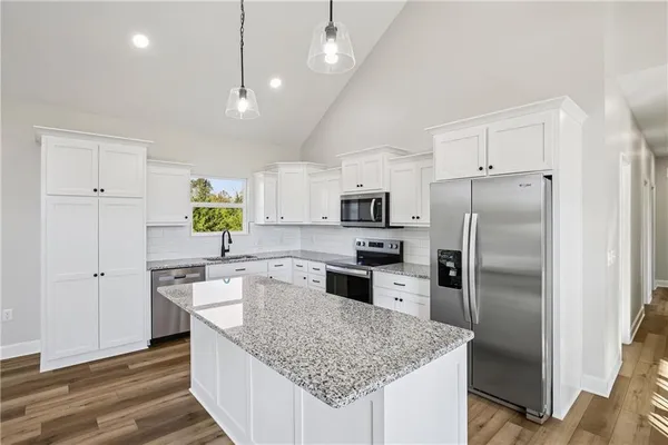 $385,000 | 319 Northeast 51st Road, Warrensburg, MO 64093