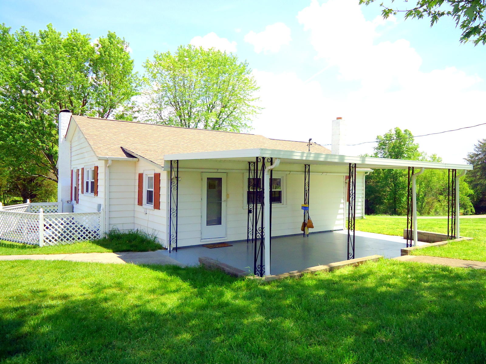 1163 Spring Road Madisonville, TN 37354 - Photo 4 of 40 04-DSC02054