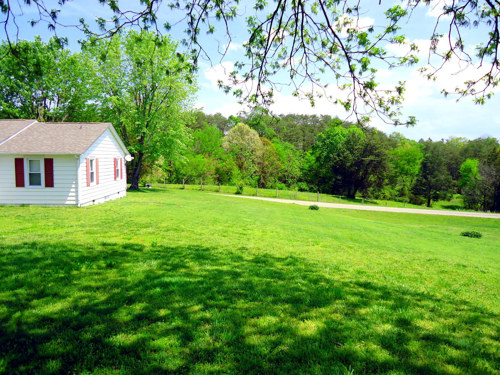 1163 Spring Road Madisonville, TN 37354 - Photo 7 of 40 07-DSC02065