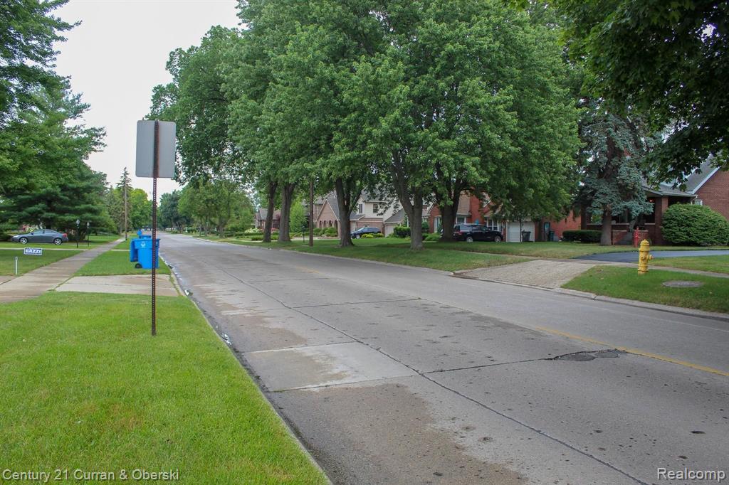 854 South Gulley Road Dearborn Heights, MI 48125 - Photo 23 of 25