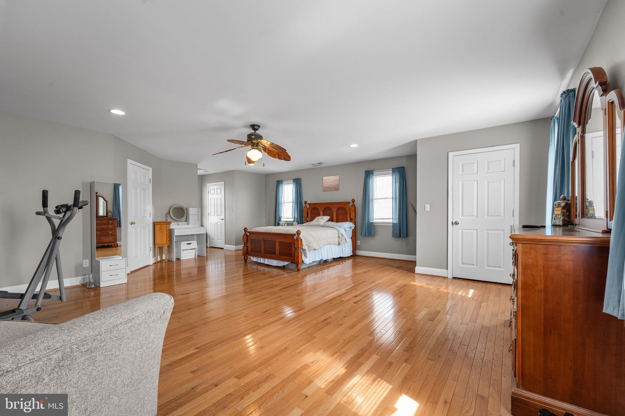 910 Hilltop Road Curtis Bay, MD 21226 - Photo 14 of 28 a living room with furniture and a wooden floor