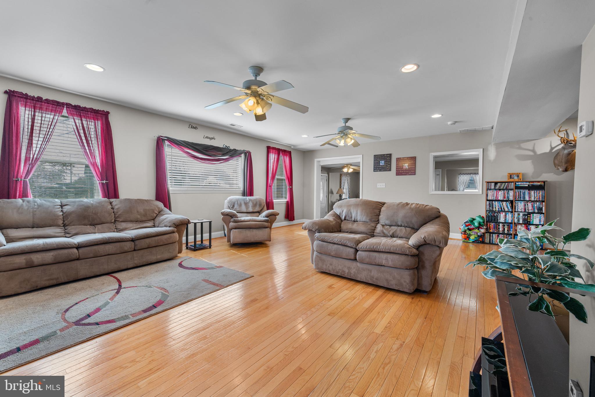 910 Hilltop Road Curtis Bay, MD 21226 - Photo 10 of 28 a living room with furniture and a window