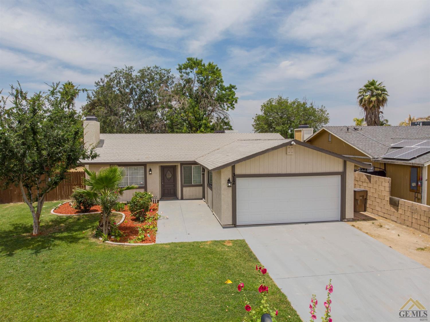 312 Rush Street Bakersfield, CA 93307 - Photo 2 of 40