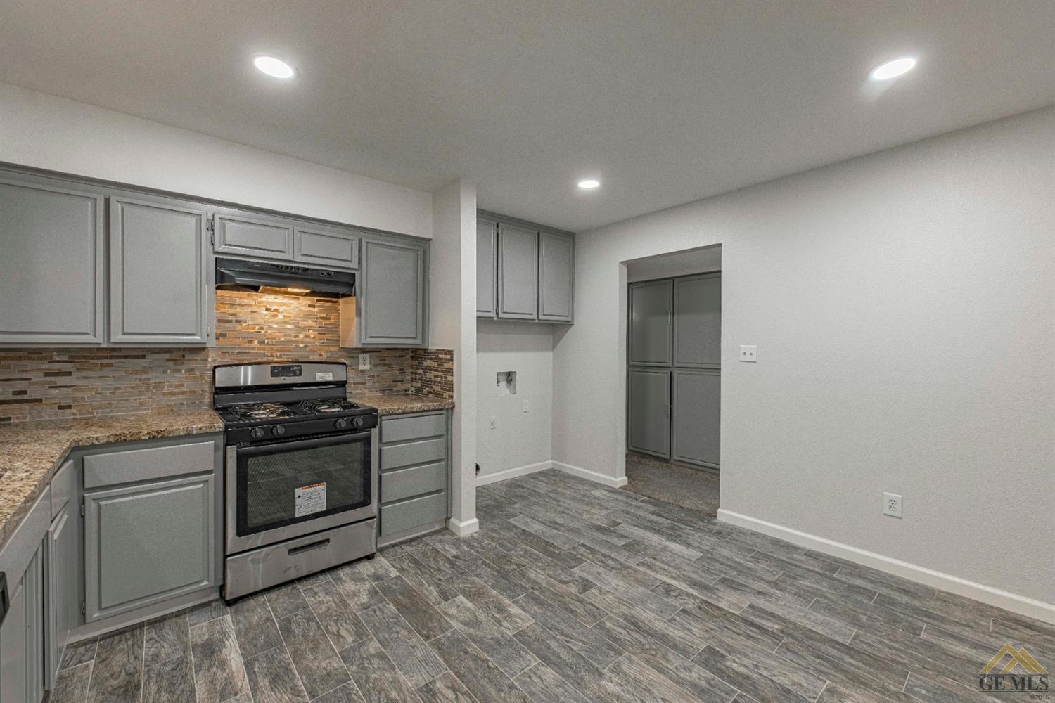 312 Rush Street Bakersfield, CA 93307 - Photo 25 of 40