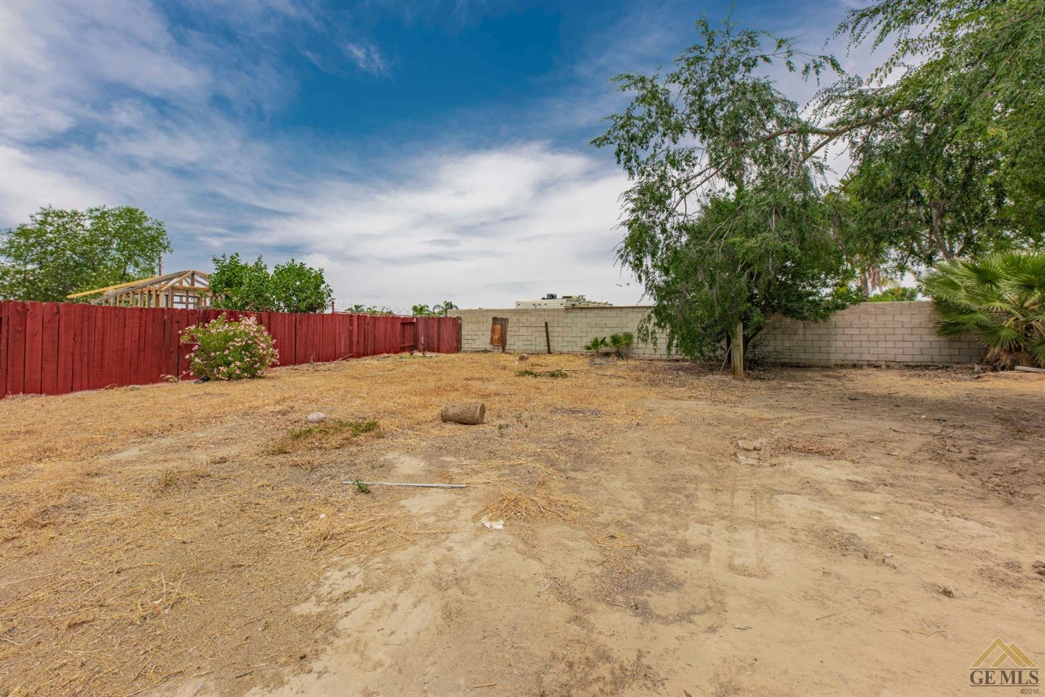 312 Rush Street Bakersfield, CA 93307 - Photo 4 of 40