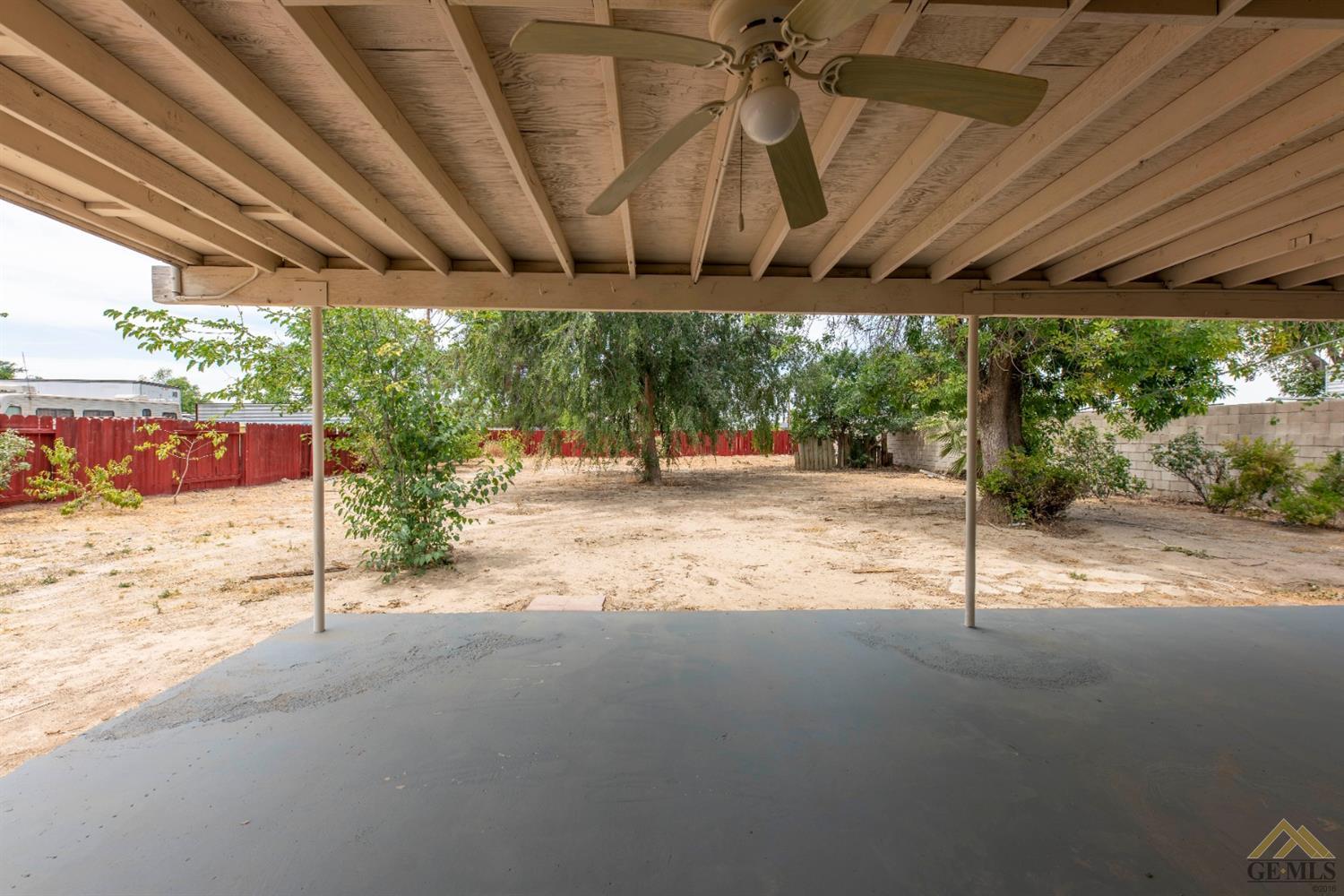 312 Rush Street Bakersfield, CA 93307 - Photo 5 of 40