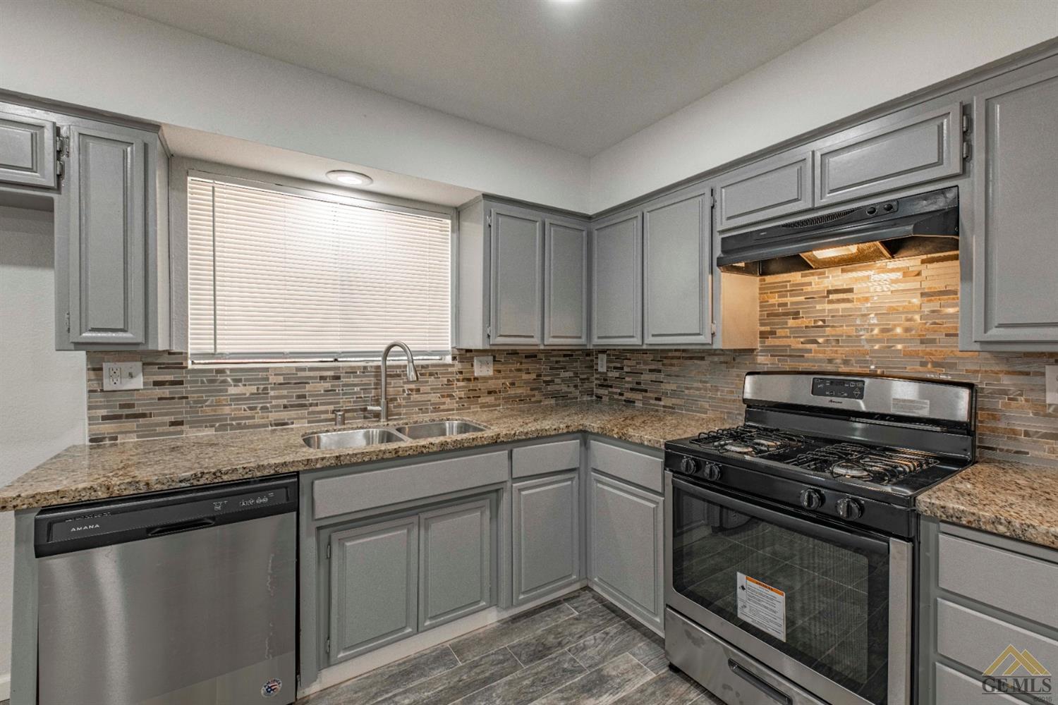 312 Rush Street Bakersfield, CA 93307 - Photo 9 of 40