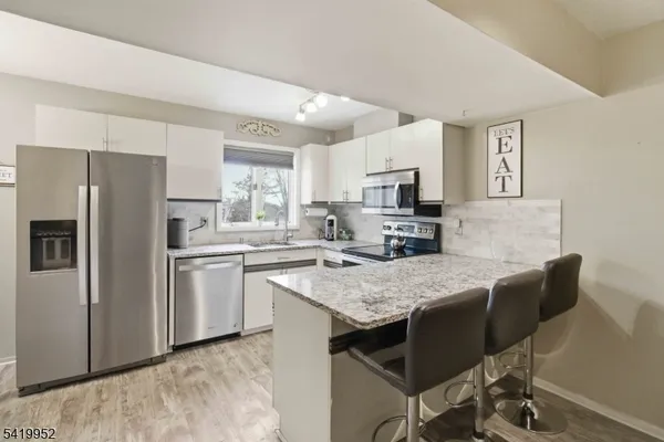 $3,100 | 51 Mt Kemble Avenue, Unit 207, Morristown, NJ 07960