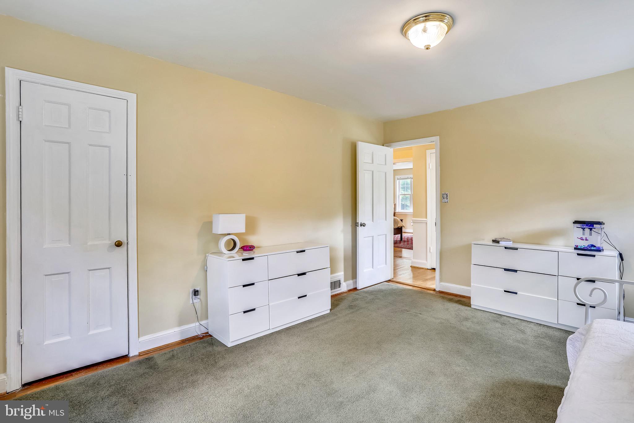 8636 Melwood Road Bethesda, MD 20817 - Photo 17 of 36 Bedroom